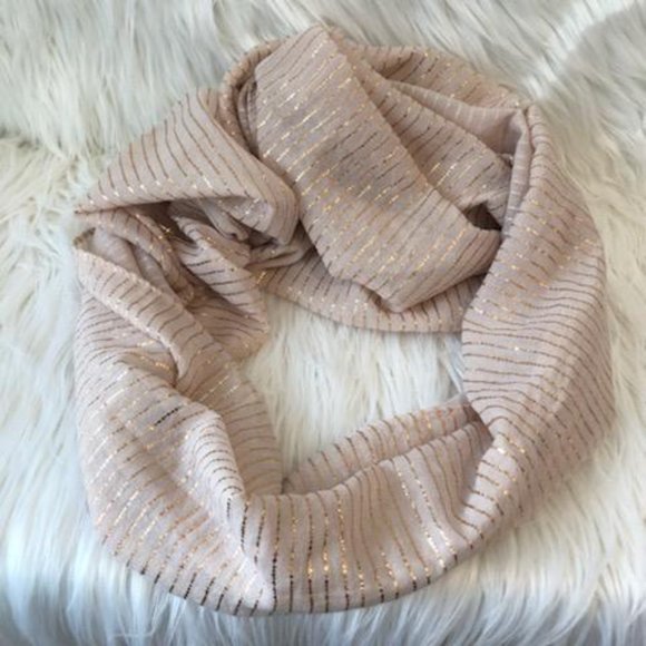 Versona Infinity Scarf - Picture 1 of 5